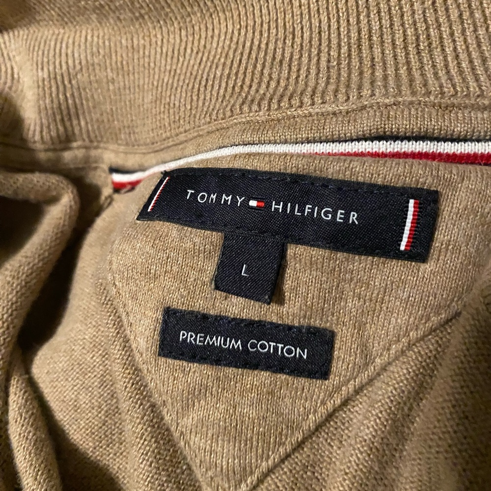 Tommy Hilfiger Men's Tan Sweater